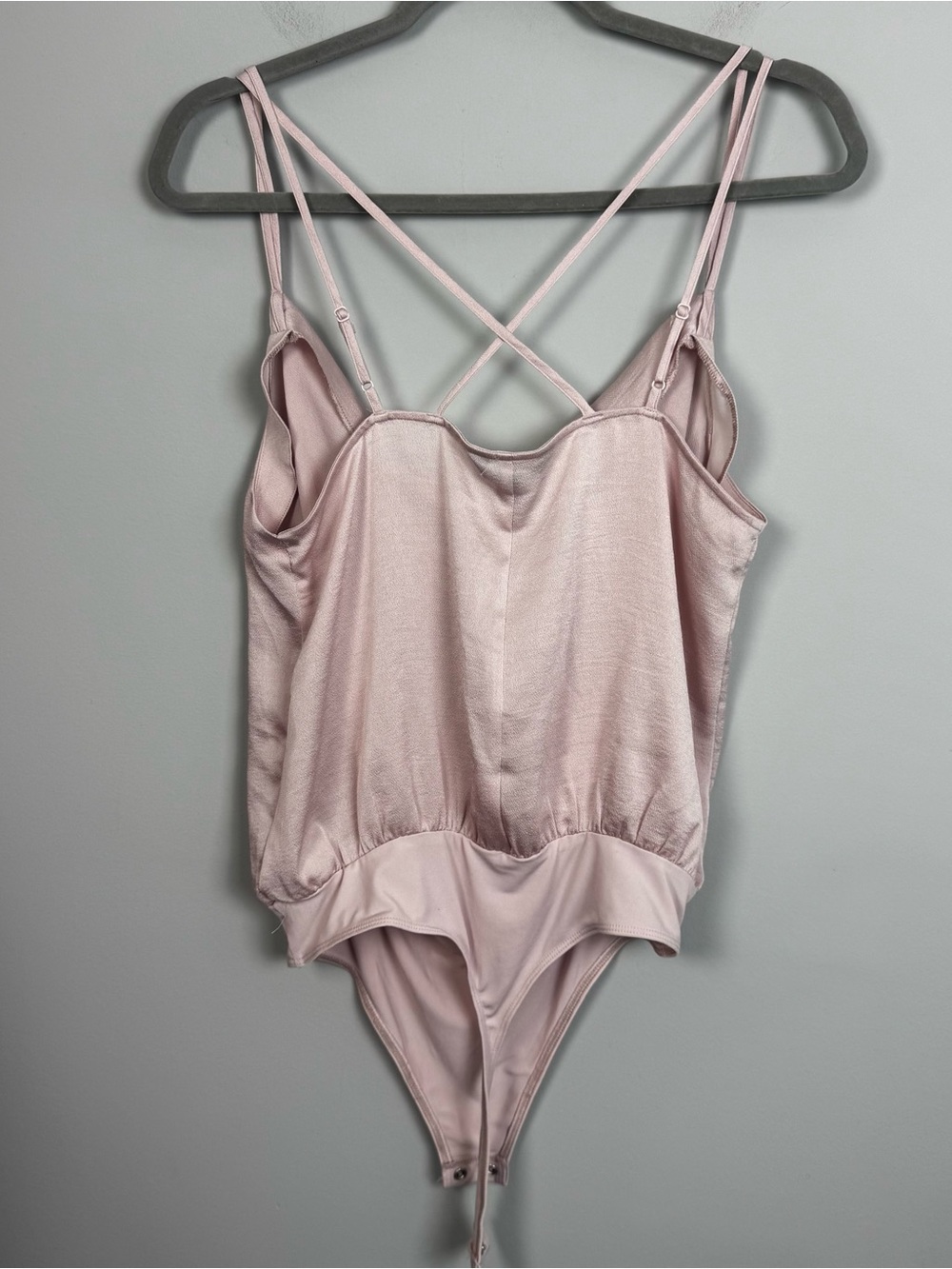 EXPRESS | Satin Look Blush Pink Drape Neck Tank Top Bodysuit Women’s Size Medium - Picture 8 of 10